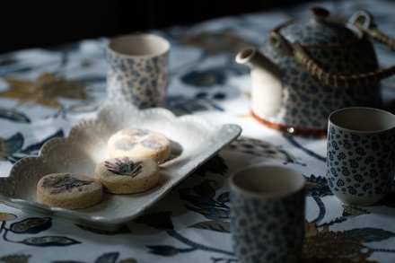 Flour and Petals Shortbread Biscuits (100)