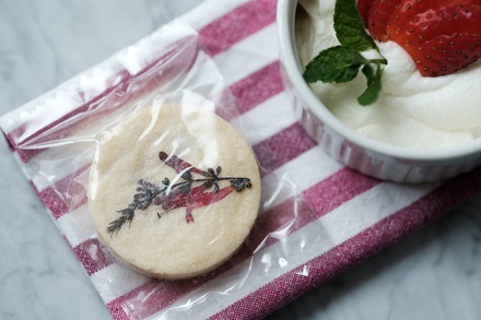 Flour and Petals Shortbread Biscuits (20)